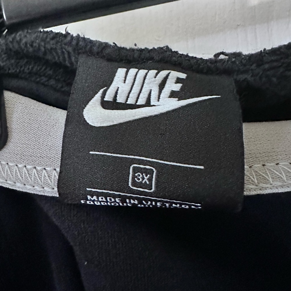 Black Nike Sweatpants - Picture 2 of 3